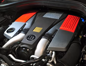 Sob o capô Brabus B63 (X166) '2013–16