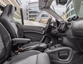 Интерьер smart BRABUS fortwo Xclusive cabrio (A453) '2016–20