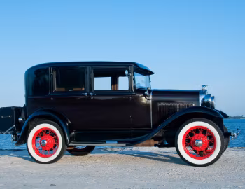 1930–31 Ford Model A Fordor Sedan (170В)