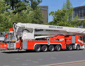Scania P440LB12×4/*6HSA rigid CP19 Teleskopmast Bronto Skylift Typ F104 HLA '2015
