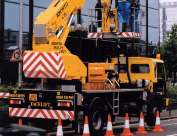 Volvo FL with Bronto S34MDT