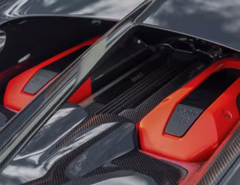 Bajo el capó Bugatti Chiron Sport [North America] '2018–24