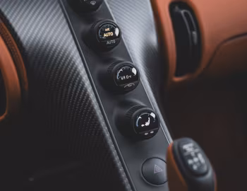 Interior 2022–23 Bugatti Chiron Super Sport [North America] '2021–23