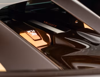 Sob o capô Mansory Vivere '2026