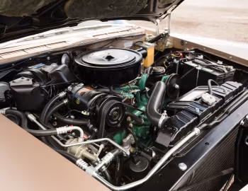 Bajo el capó 1960 Buick Electra 225 Convertible (4867)