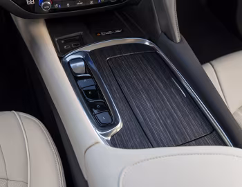 Interior 2022–24 Buick Enclave Avenir [North America] '2021–24