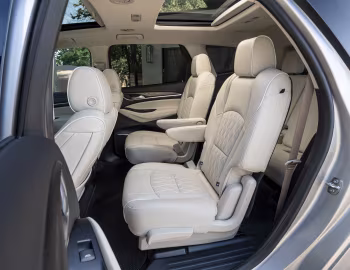 Interior 2022–24 Buick Enclave Avenir [North America] '2021–24