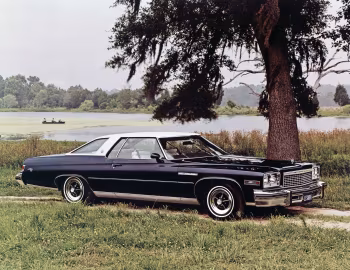 1976 Buick LeSabre Custom Hardtop Coupe (4BP57) '09.1975–76