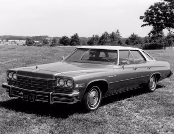 1975 Buick LeSabre Hardtop Sedan (4BN39) '09.1974–75