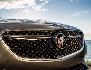 Logotipo 2019–20 Buick Regal Avenir [North America] '2018–20