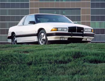 1988 Buick Regal Coupe with Exterior Sport Package (4W)
