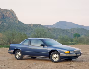 1988 Buick Regal Custom Coupe (4W B57)