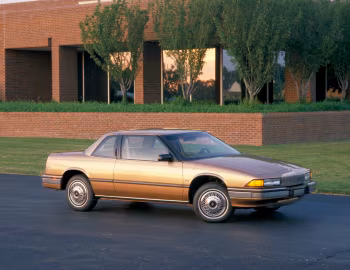 1988 Buick Regal Custom Coupe (4W B57)