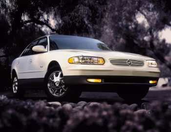 1997–2004 Buick Regal GS [North America] (F69 WD5) '1997–2004