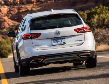 2018–20 Buick Regal TourX [North America] '2017–20