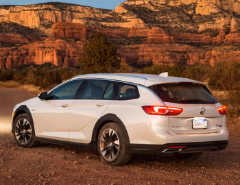 2018–20 Buick Regal TourX [North America] '2017–20