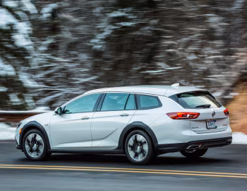 2018–20 Buick Regal TourX [North America] '2017–20