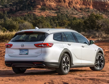 2018–20 Buick Regal TourX [North America] '2017–20