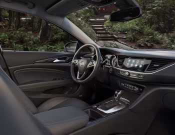 Interior 2018–20 Buick Regal TourX [North America] '2017–20
