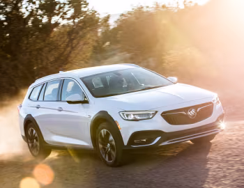 2018–20 Buick Regal TourX [North America] '2017–20