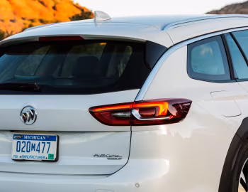 2018–20 Buick Regal TourX [North America] '2017–20