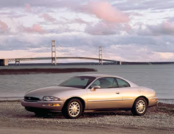 1995 Buick Riviera (D07 GD2)