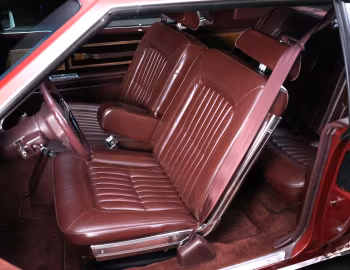Interior 1985 Buick Riviera (4E Z57)