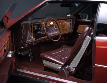 Interior 1985 Buick Riviera (4E Z57)