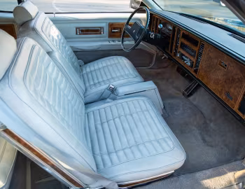 Interior 1982 Buick Riviera (4E Z57)
