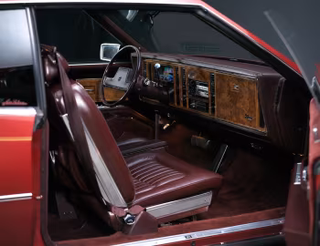 Interior 1985 Buick Riviera (4E Z57)