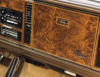 Interior 1985 Buick Riviera (4E Z57)