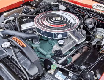 Bajo el capó 1965 Buick Riviera Gran Sport (49447)