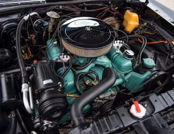 Bajo el capó 1965 Buick Riviera Gran Sport (49447)