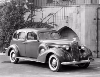 1936 Buick Roadmaster Sedan (81)