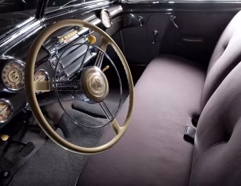 Interior 1947 Buick Roadmaster Sedanet (76S-4707)