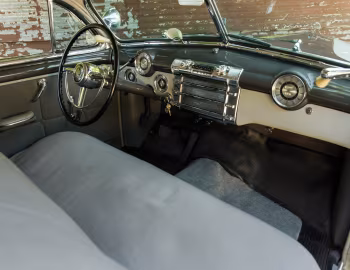 Interior 1948 Buick Roadmaster Sedanet (76S-4707)