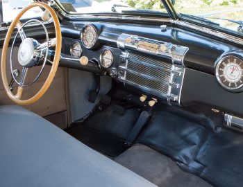 Interior 1946 Buick Roadmaster Sedanet (76S-4707)