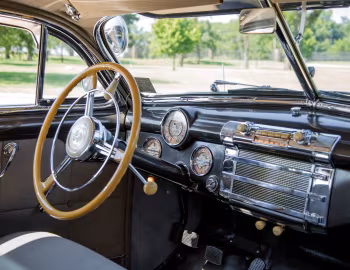 Interior 1946 Buick Roadmaster Sedanet (76S-4707)