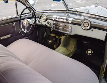 Interior 1948 Buick Roadmaster Sedanet (76S-4707)