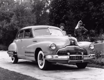 1942 Buick Roadmaster Touring Sedan (71)