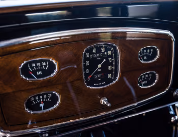 Torpedo 1932 Buick Series 50 Special Sedan (32-57S)