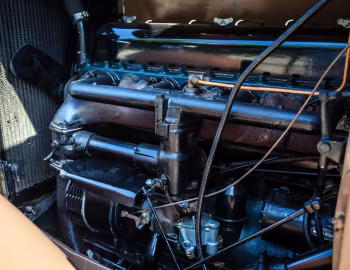 Bajo el capó 1932 Buick Series 50 Special Sedan (32-57S)
