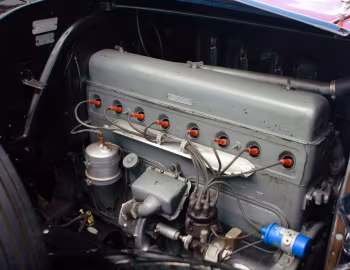 Bajo el capó 1932 Buick Series 80 Victoria Coupe (32-86)