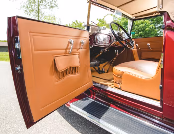 Interior 1932 Buick Series 90 Convertible Coupe (32-96C)