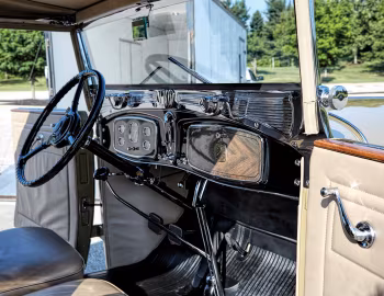 Interior 1932 Buick Series 90 Convertible Phaeton (32-98)