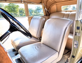 Interior 1932 Buick Series 90 Convertible Phaeton (32-98)