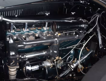 Bajo el capó 1931 Buick Series 90 Sport Roadster (8-94)