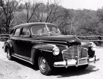 1941 Buick Special Touring Sedan (41)