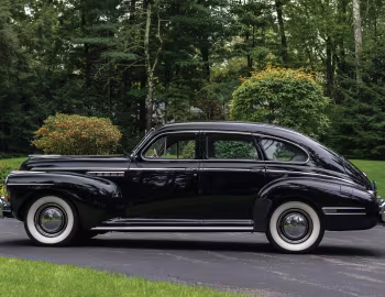 1941 Buick Special Touring Sedan (41)