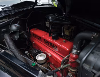Bajo el capó 1941 Buick Special Touring Sedan (41)